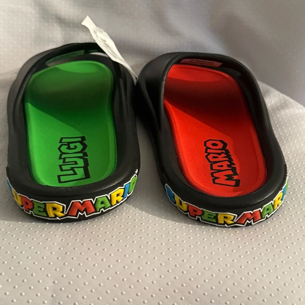 Nintendo Big Kids Slide Sandals - Black with Red and Green Mario‎ Size 5 New